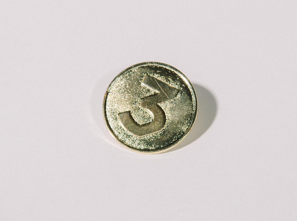 Chance 3 Circle Gold Pin