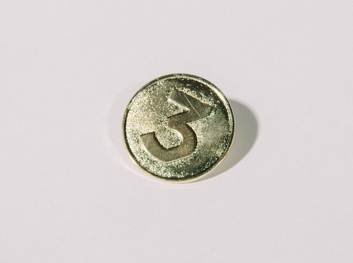 Chance 3 Circle Gold Pin